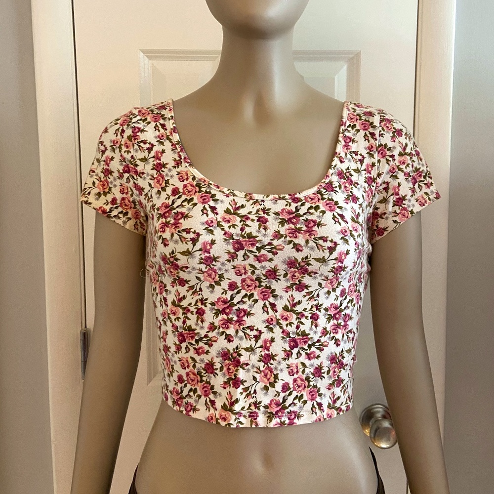 Criss-Cross Open Back Floral Crop Top